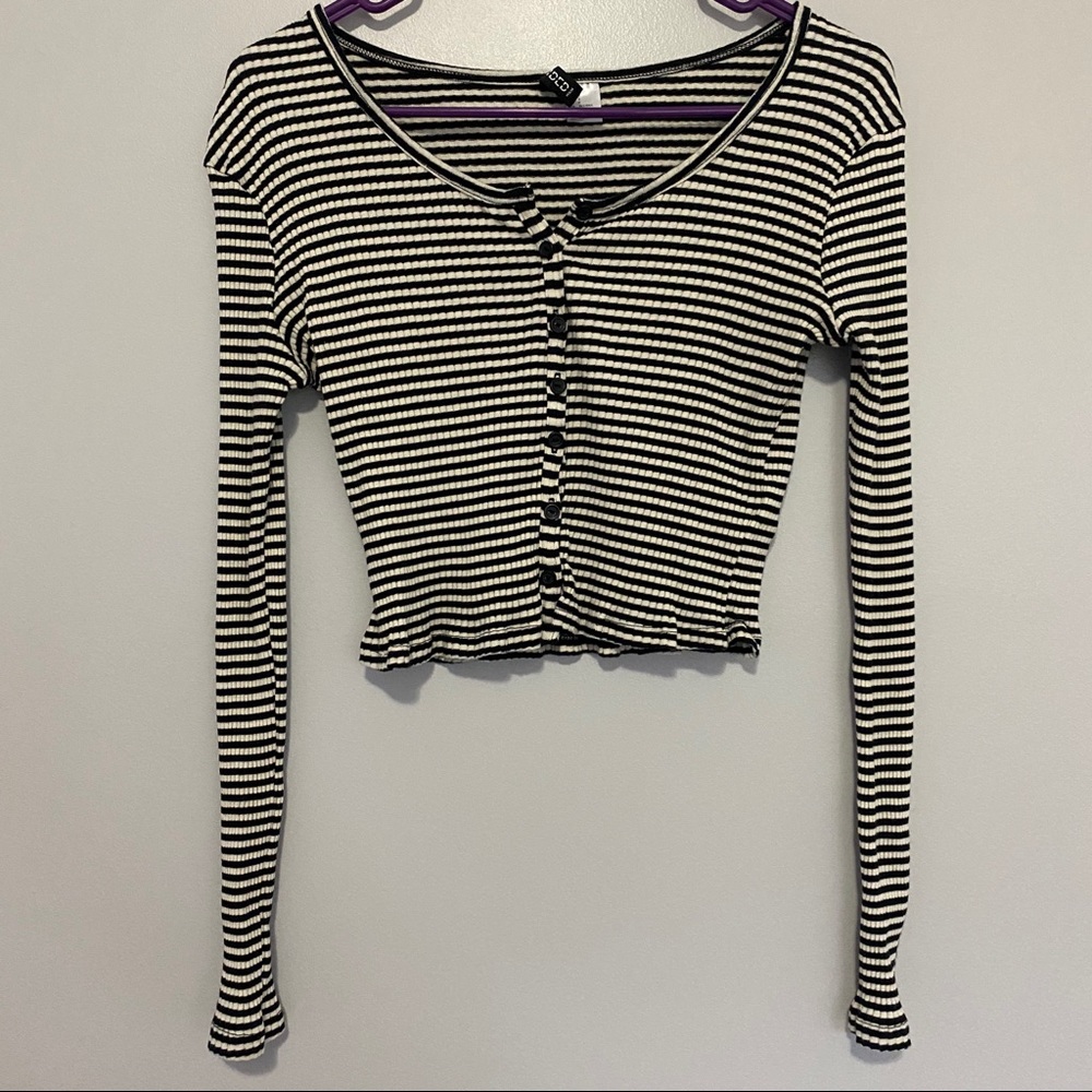 sale! 🎃 Divided long sleeve crop top